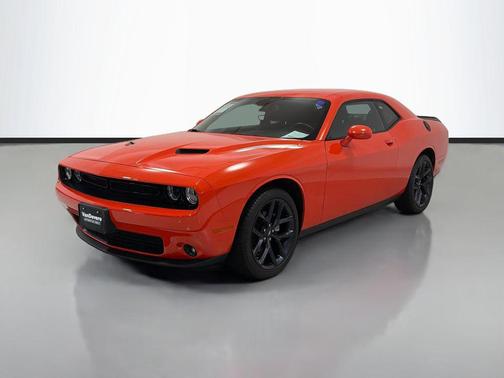 Go Mango 2023 Dodge Challenger SXT