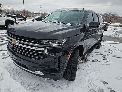 2023 Chevrolet Suburban LT