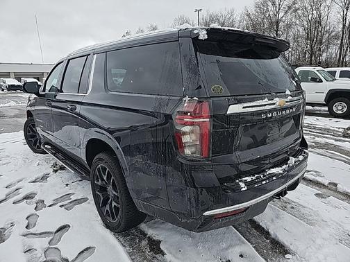 2023 Chevrolet Suburban LT