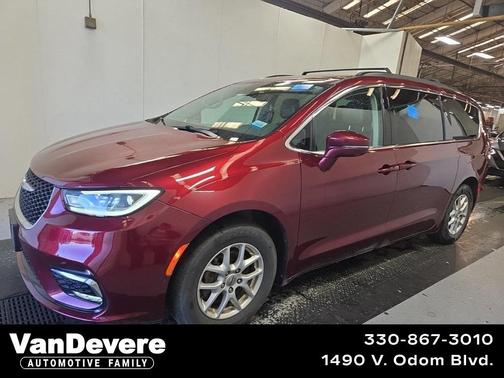 2022 Chrysler Pacifica Touring L