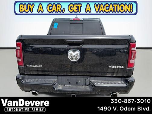 Diamond Black Crystal Pearlcoat 2023 RAM 1500 Laramie