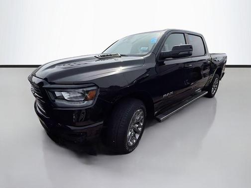 Diamond Black Crystal Pearlcoat 2023 RAM 1500 Laramie