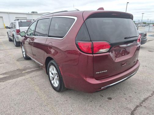 Velvet Red Pearlcoat 2020 Chrysler Pacifica Limited