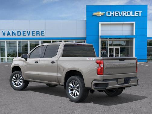 White Sands 2026 Chevrolet Silverado 1500 Custom