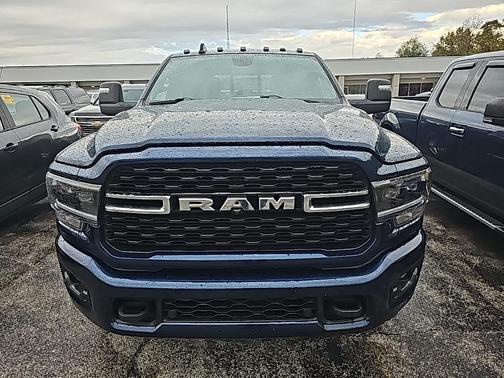 2023 RAM 3500 Big Horn Crew Cab 4x4 8' Box