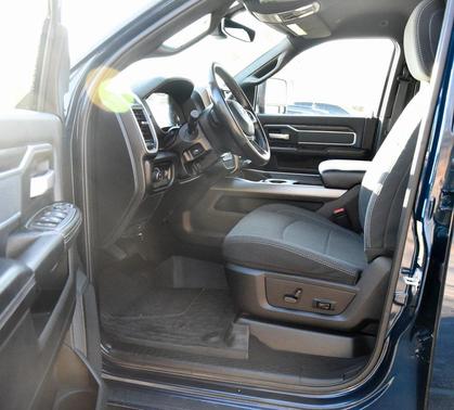 2023 RAM 3500 Big Horn Crew Cab 4x4 8' Box