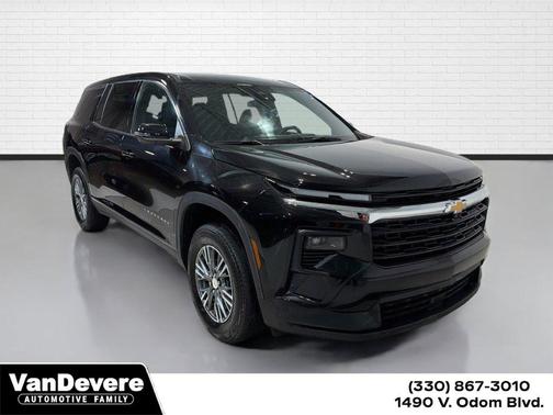 Mosaic Black Metallic 2024 Chevrolet Traverse LS