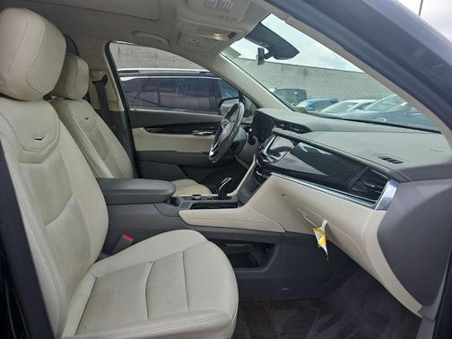 Stellar Black Metallic 2021 Cadillac XT6 Premium Luxury AWD