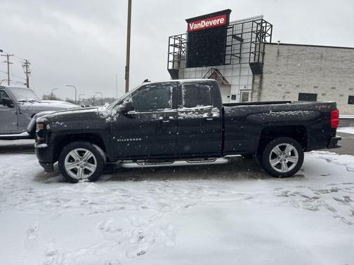 2018 Chevrolet Silverado 1500 Custom