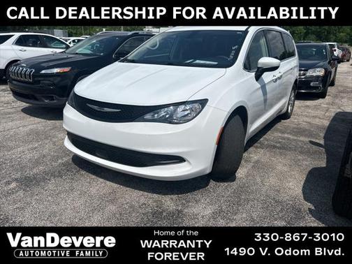 2022 Chrysler Voyager LX