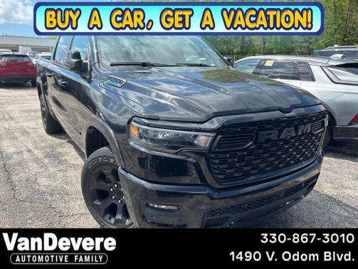 Diamond Black Crystal Pearlcoat 2025 RAM 1500 Big Horn/Lone Star