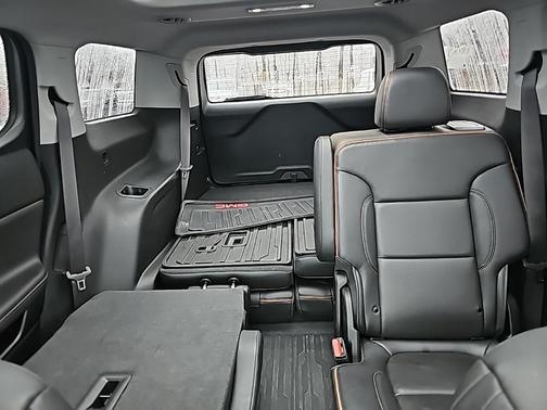 2023 GMC Acadia AWD AT4