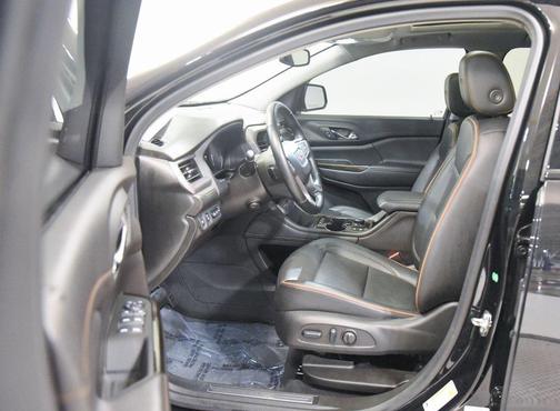 2023 GMC Acadia AWD AT4