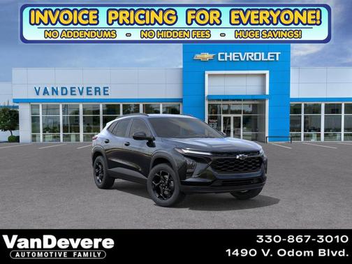 Mosaic Black Metallic 2026 Chevrolet Trax LT