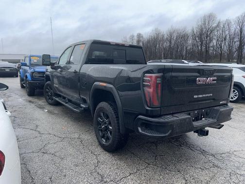 2024 GMC Sierra 2500 AT4