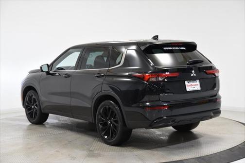 2023 Mitsubishi Outlander SE Black Edition 2WD