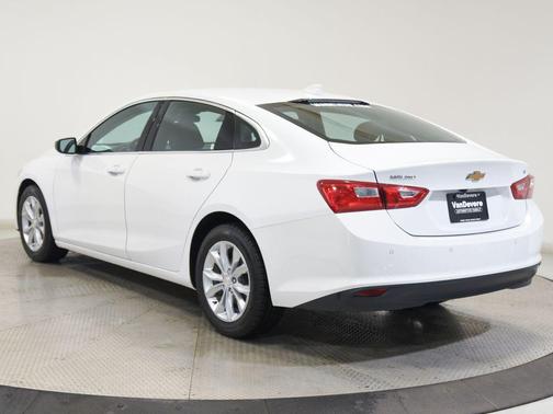 W4e 2024 Chevrolet Malibu 1LT