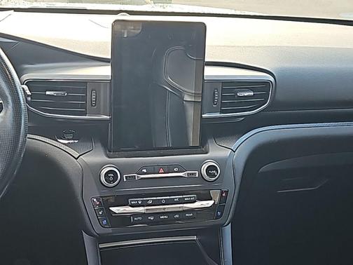 Black 2020 Ford Explorer ST