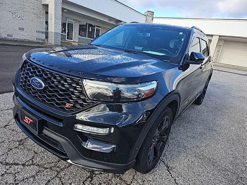 Black 2020 Ford Explorer ST
