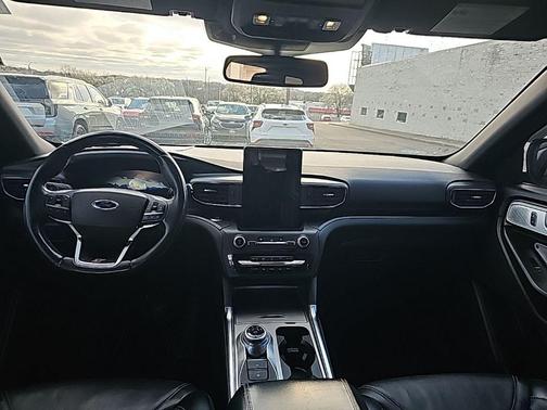 Black 2020 Ford Explorer ST