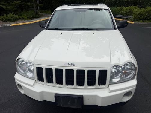 Off White 2005 Jeep Grand Cherokee Laredo