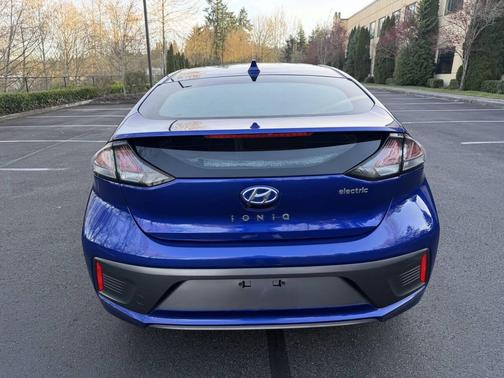 2020 Hyundai IONIQ EV SE