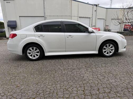 2010 Subaru Legacy Premium