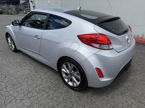 Ironman Silver Metallic 2017 Hyundai Veloster Base