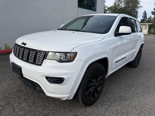 Bright White Clearcoat 2018 Jeep Grand Cherokee Upland