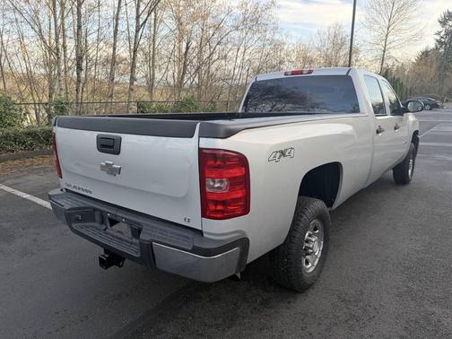 Sheer Silver Metallic 2010 Chevrolet Silverado 2500 LT