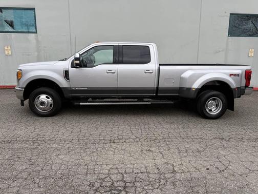 Ingot Silver Metallic 2017 Ford F-350 Lariat