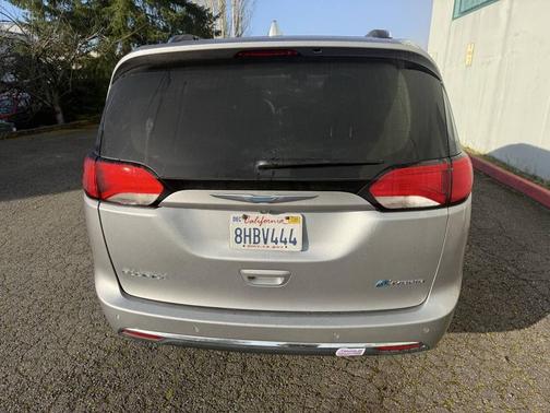 2018 Chrysler Pacifica Hybrid Limited