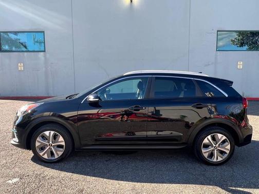 Black 2019 Kia Niro EX