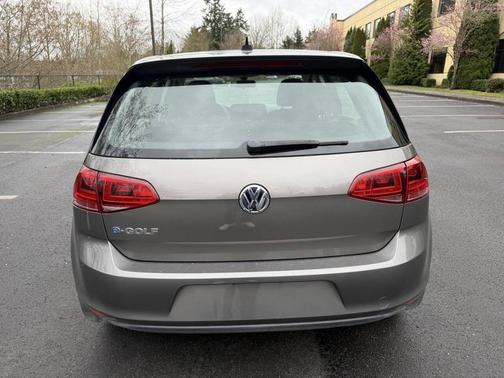 2016 Volkswagen e-Golf SE