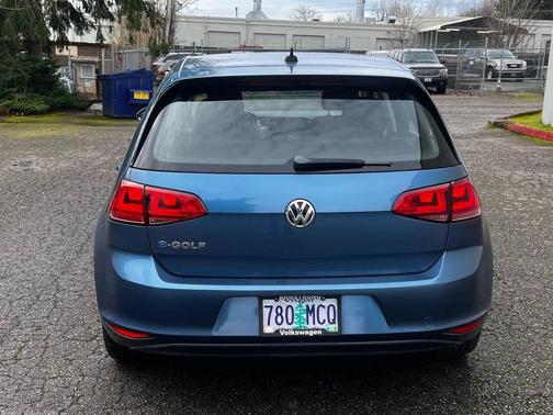 2016 Volkswagen e-Golf SE