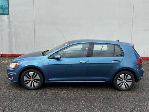 2016 Volkswagen e-Golf SE