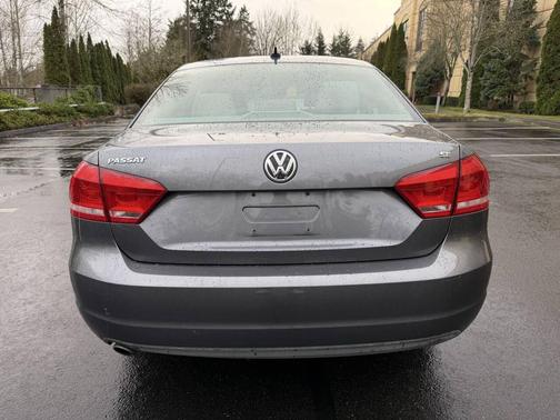 2012 Volkswagen Passat 2.5 SE