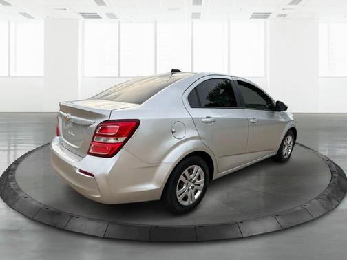 2017 Chevrolet Sonic LS