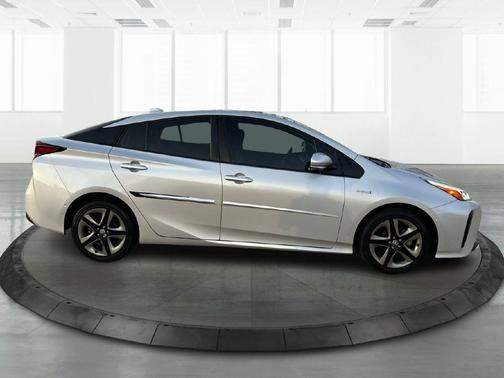 2020 Toyota Prius XLE