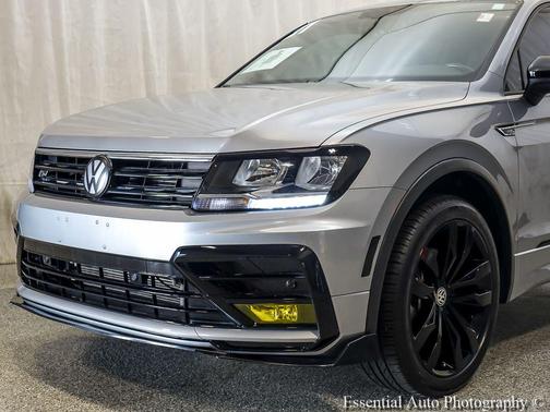 Silver Metallic 2021 Volkswagen Tiguan 2.0T SE R-Line Black 4MOTION