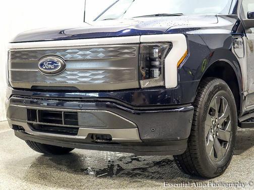 2023 Ford F-150 Lightning LARIAT