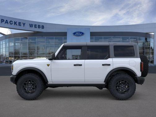 Oxford White 2026 Ford Bronco Badlands
