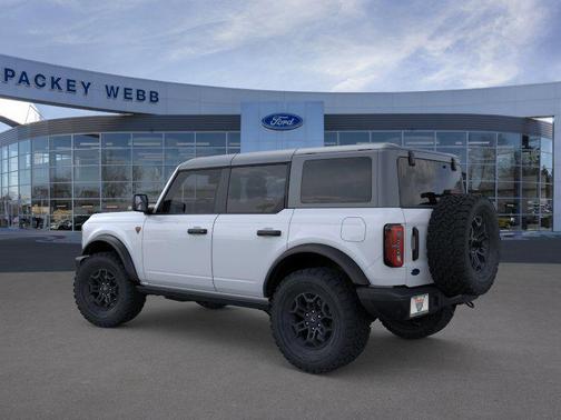 Oxford White 2026 Ford Bronco Badlands