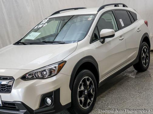 Crystal White Pearl 2018 Subaru Crosstrek 2.0i Premium