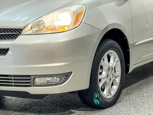 2004 Toyota Sienna XLE