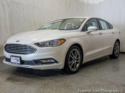 White Platinum Clearcoat Metallic 2017 Ford Fusion SE