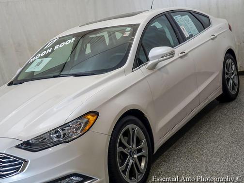White Platinum Clearcoat Metallic 2017 Ford Fusion SE