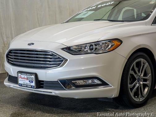 White Platinum Clearcoat Metallic 2017 Ford Fusion SE