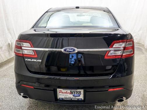 2018 Ford Taurus SE