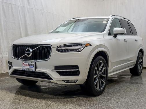 2019 Volvo XC90 T6 Momentum